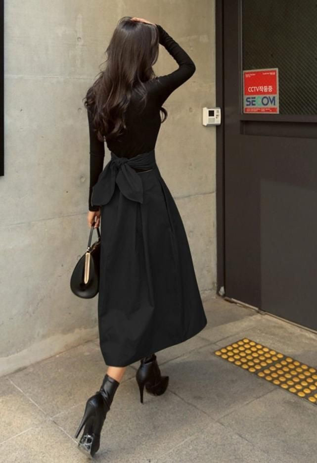 Back Bow Formal Pleated Skirt