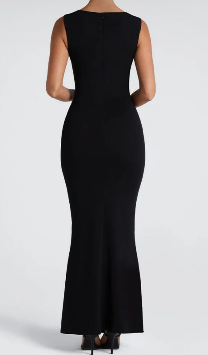 Black body fit Maxi Dress